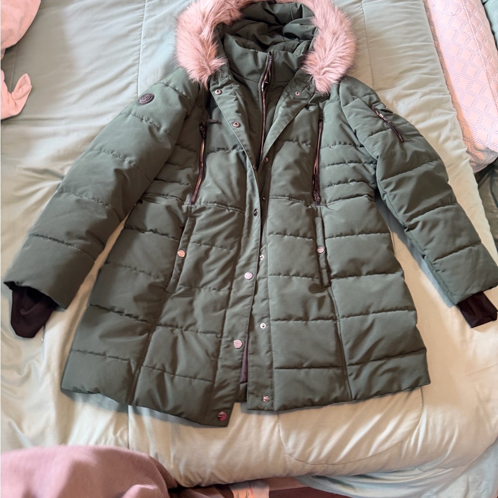 Nautica Forest Green Puffer Jacket with Faux Fur Hood - Picture 3 of 5
